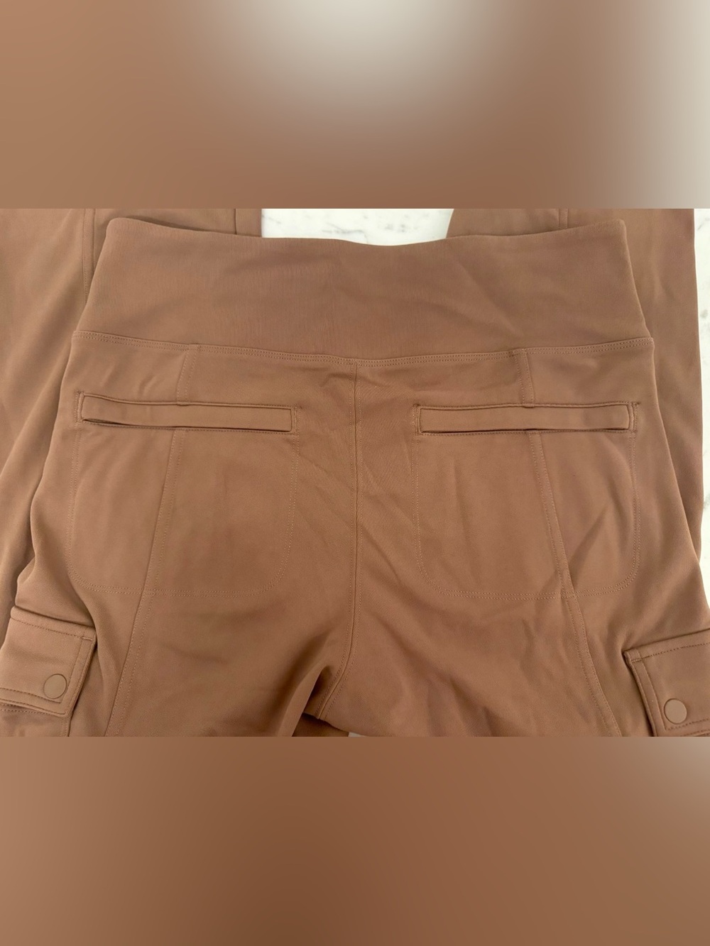 Athleta Women’s Delaney Straight Leg Cargo Pant in Brown. Size Medium - Picture 4 of 8